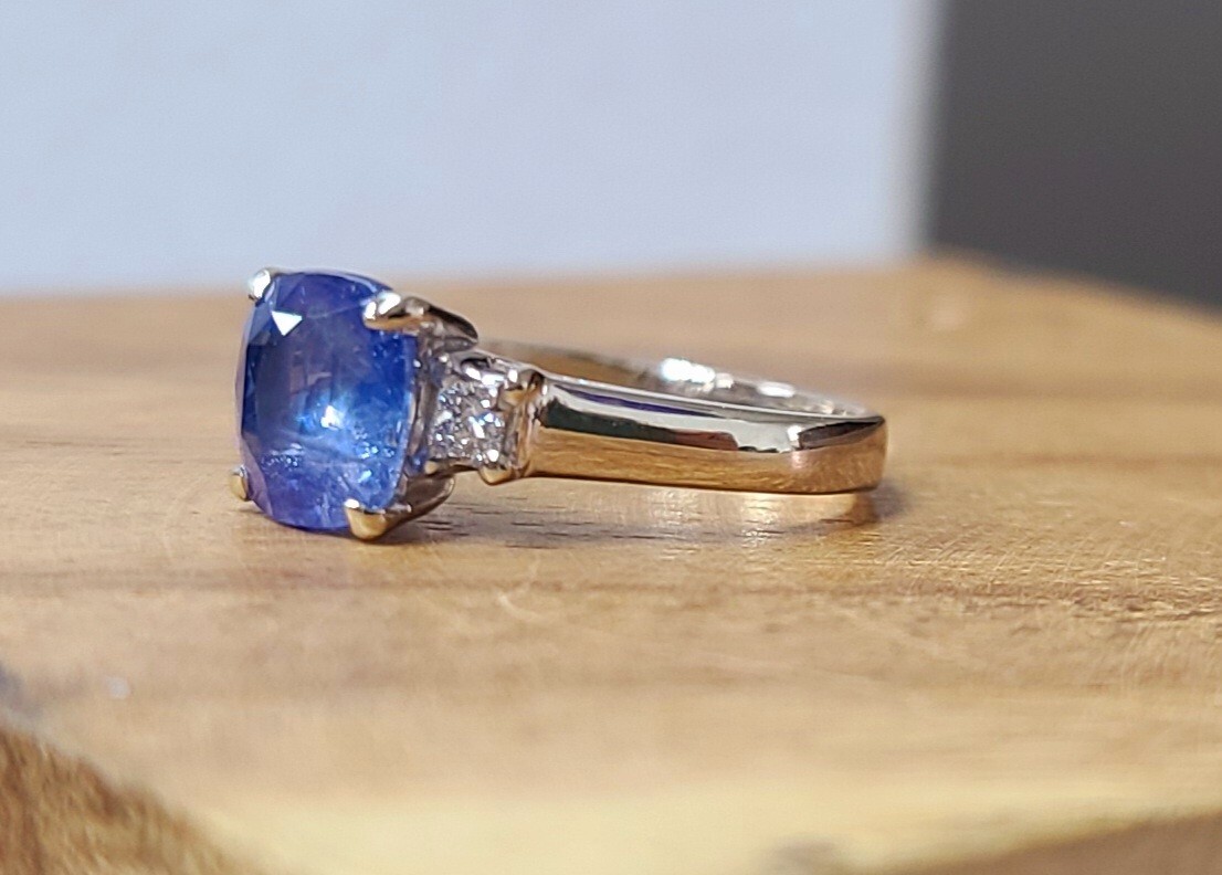 14K white gold engagement ring 2.21ct. Natural Untreated Blue Sapphire Cushion