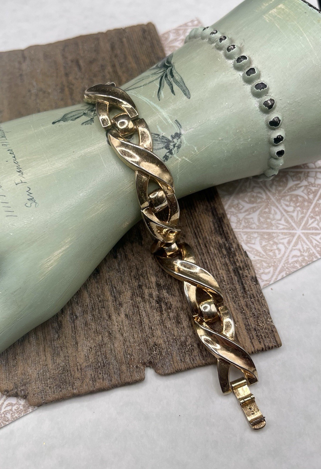 Vintage TRAFARI Gold Tone Retro Style Bracelet Gift For Her