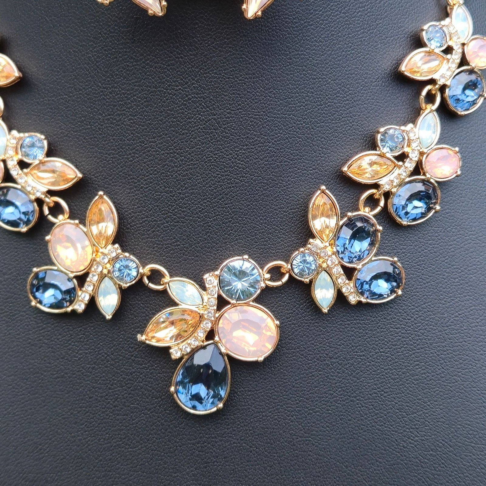 Vintage Avon Blushing Floral Necklace Bracelet Earrings Set Rhinestone Sparkle