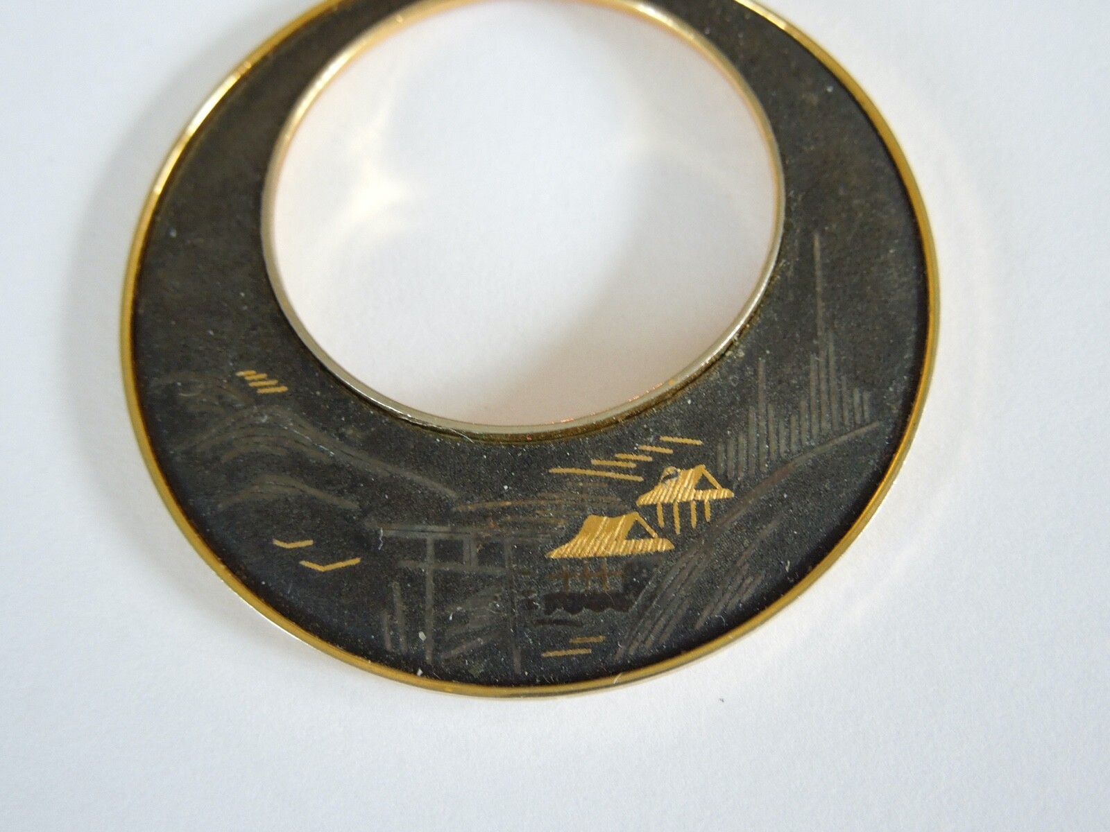 Pendant With Japanese Motifs 7.2 G / 5.2 X 3.9 Cm