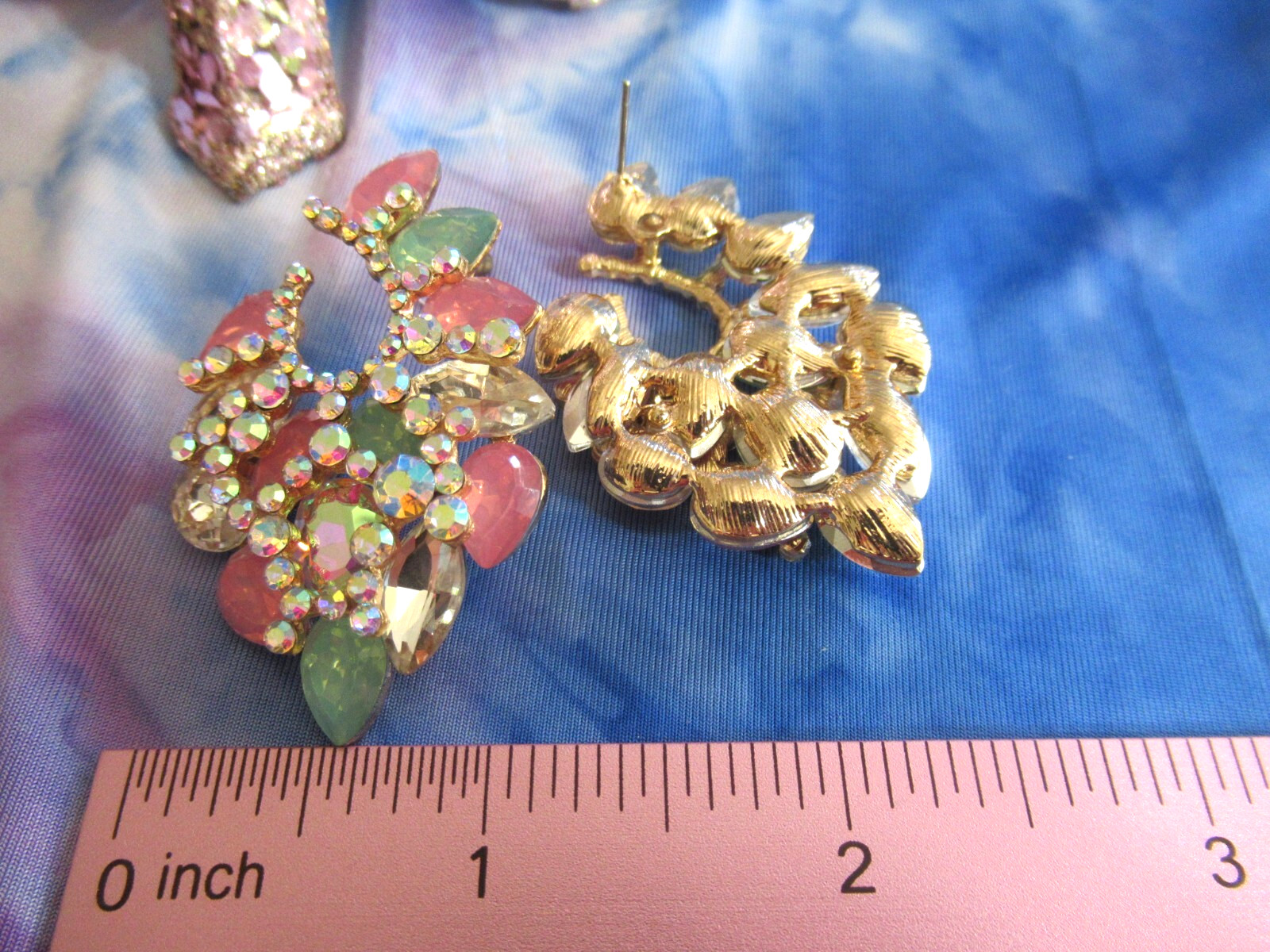BEAUTIFUL IRIDESCENT PASTEL-COLORS GEMSTONES & CRYSTAL STATEMENT EARRINGS NEW