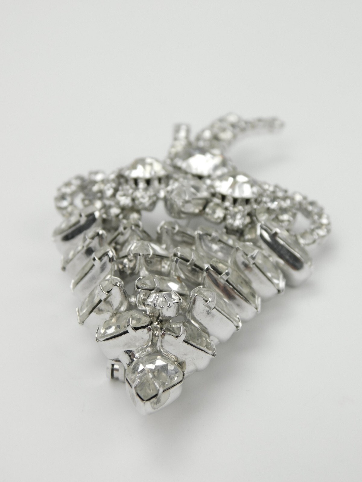 HIGH END Clear Glass Rhinestone 3D Effect Statement Brooch 4″ Unsigned Designer