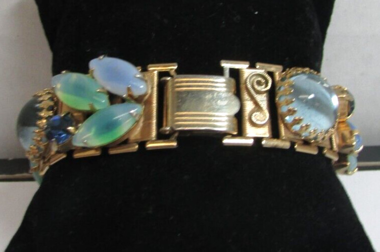 Vintage 1950’s-60’s Opaline Navette Cabochon Rhinestone Glass Gold Tone Bracelet