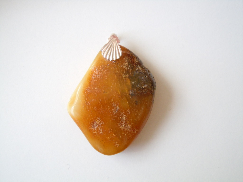 Natural Amber Pendant Honey Silver Tested 7.2 G/4.4 X 3.1 Cm