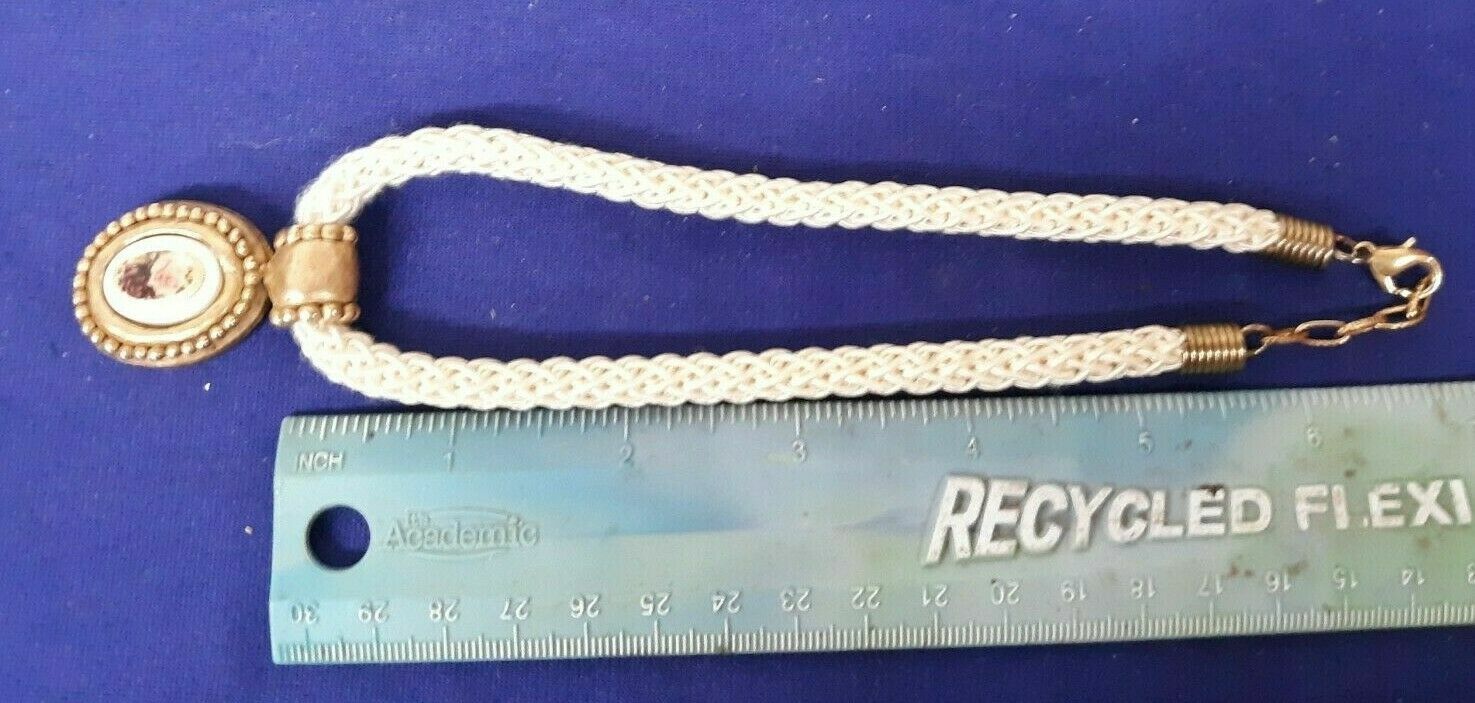 Vintage Signed EH 14″ Rope Necklace w ROSES Pendant PRETTY