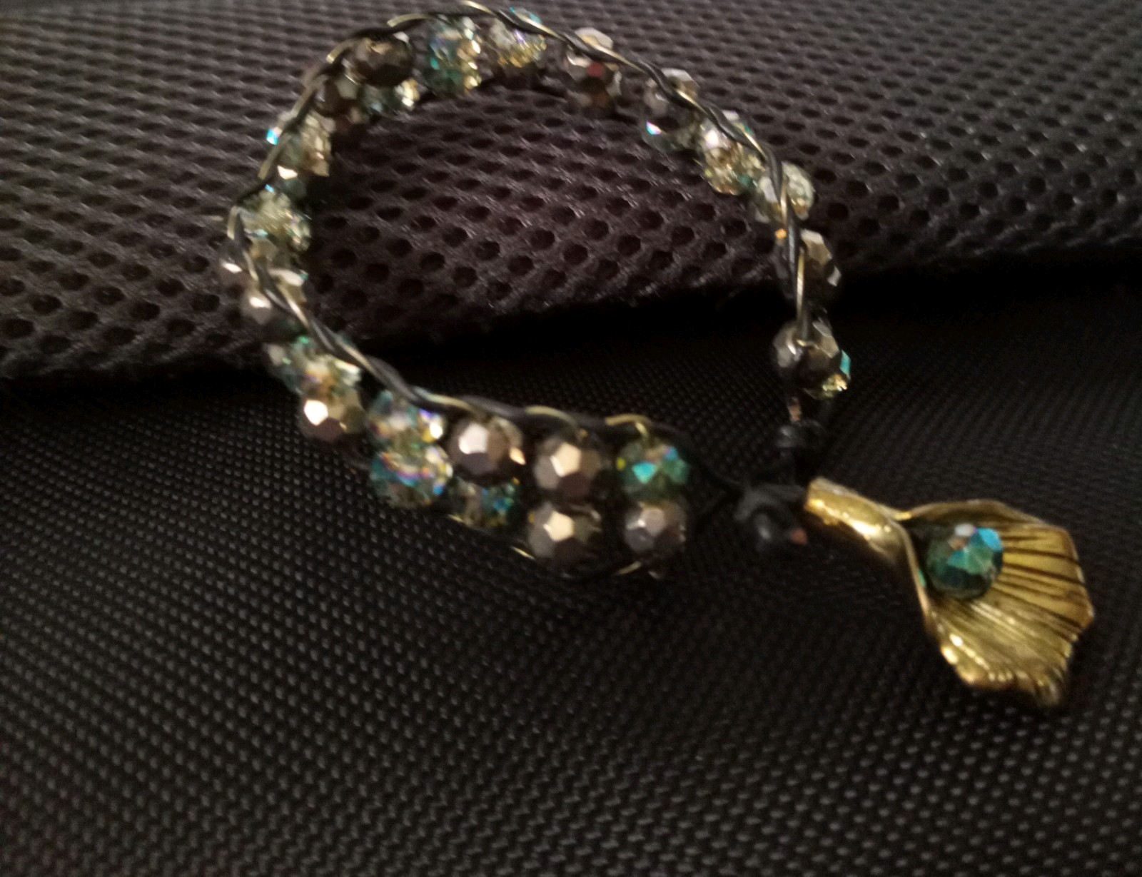 Vgt. Beautiful Color Glass Crystals Beaded*Bead Brass Clasp Accented Bracelet