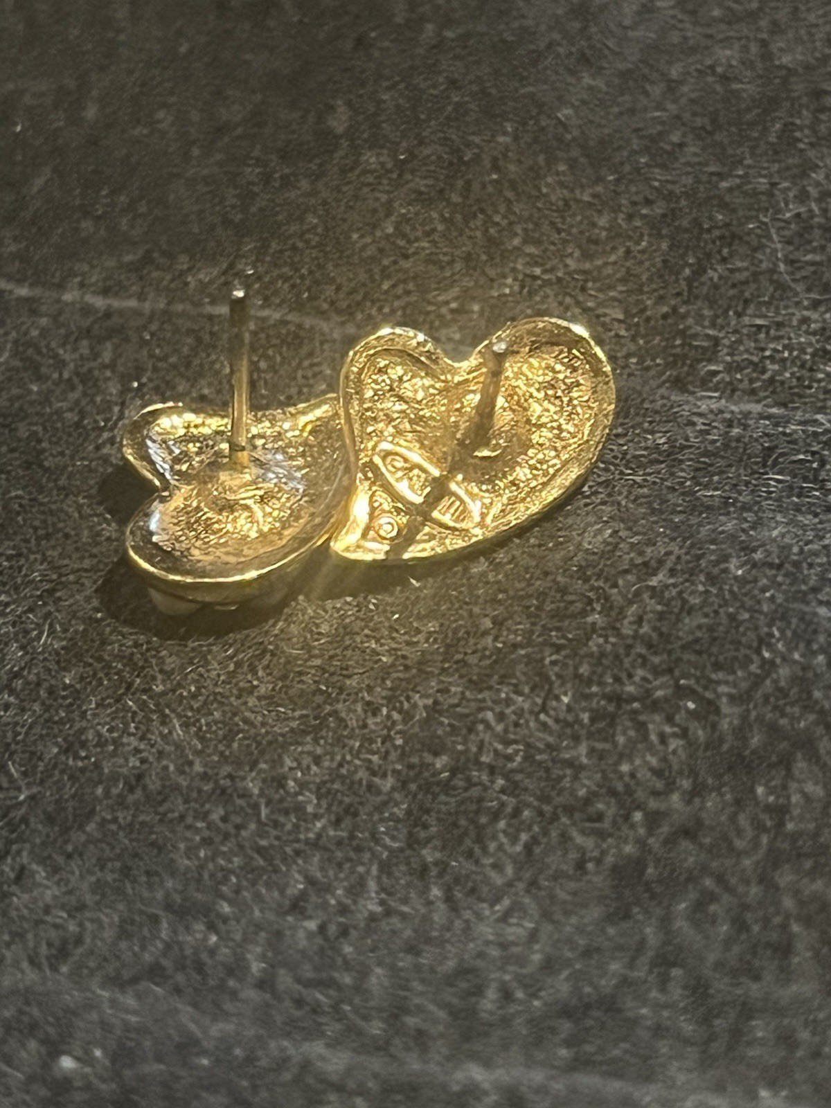 New Old Stock VTG Avon Gold Tone Pearly Heart Pierced Earrings Surg. Steel Posts