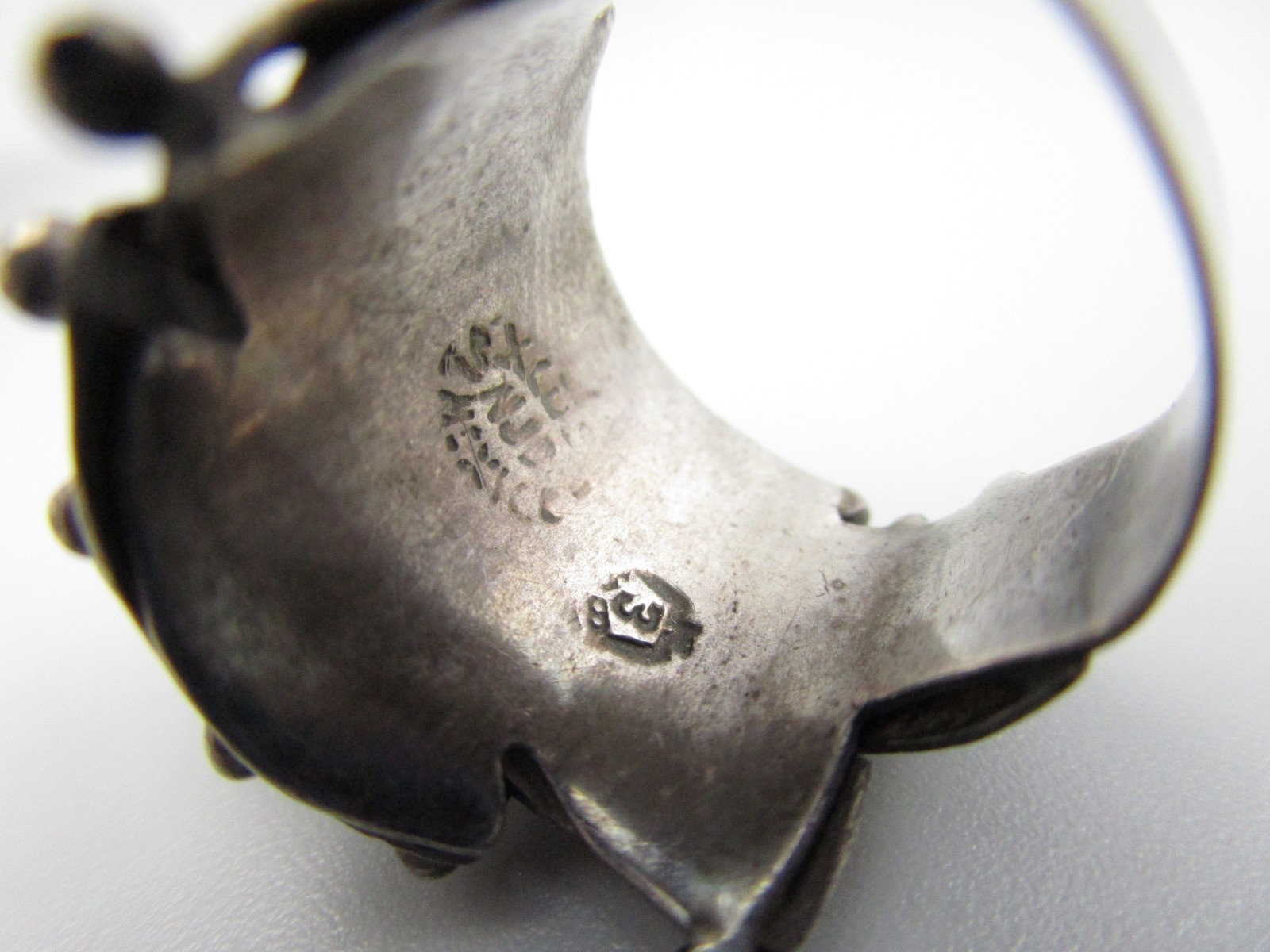 UNUSUAL MEXICAN STERLING SILVER MESOAMERICAN POISON COMPARTMENT RING SZ 6.5