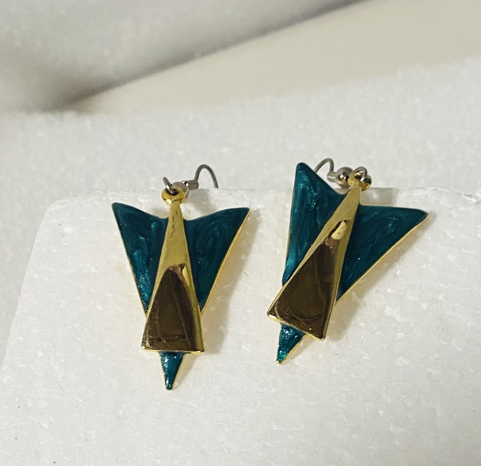 Green Gold Enamel Drop Dangle Wire Earrings VTG