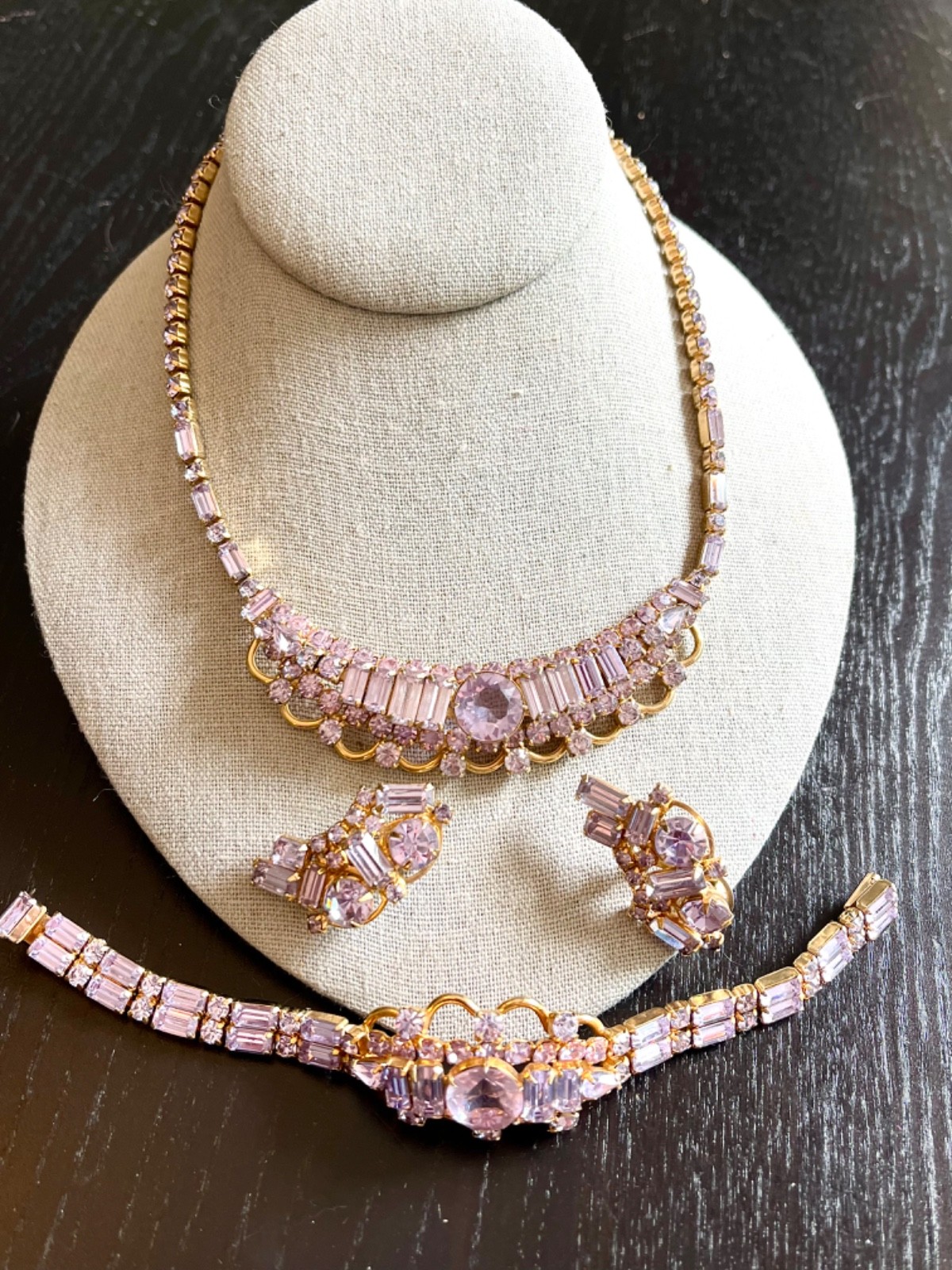 Outstanding Vintage Kramer New York Necklace Bracelet Earrings Lavendar Amethyst