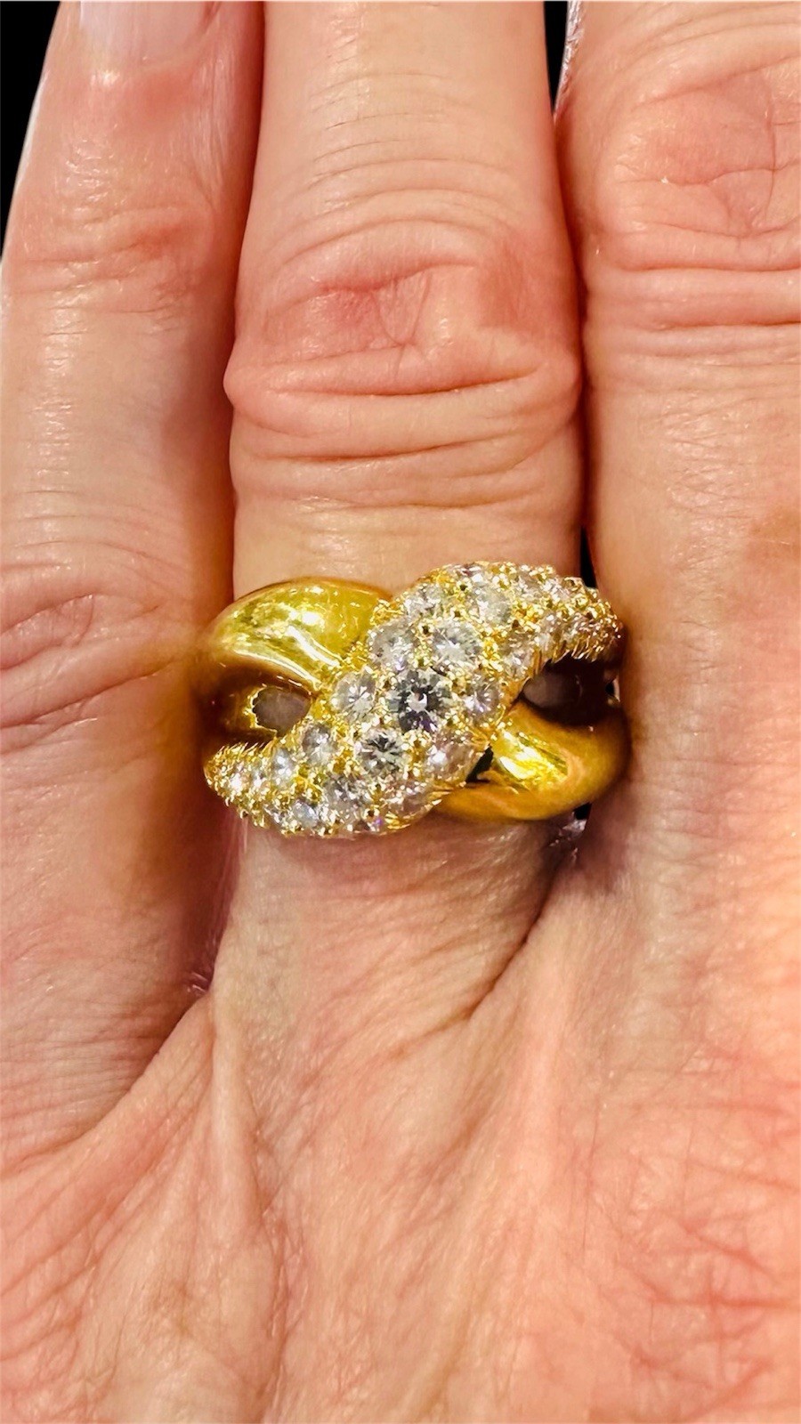 Kurt Wayne 1.50 Carat Paved Diamond 9.6 Grams 18k Yellow Gold Ring 6
