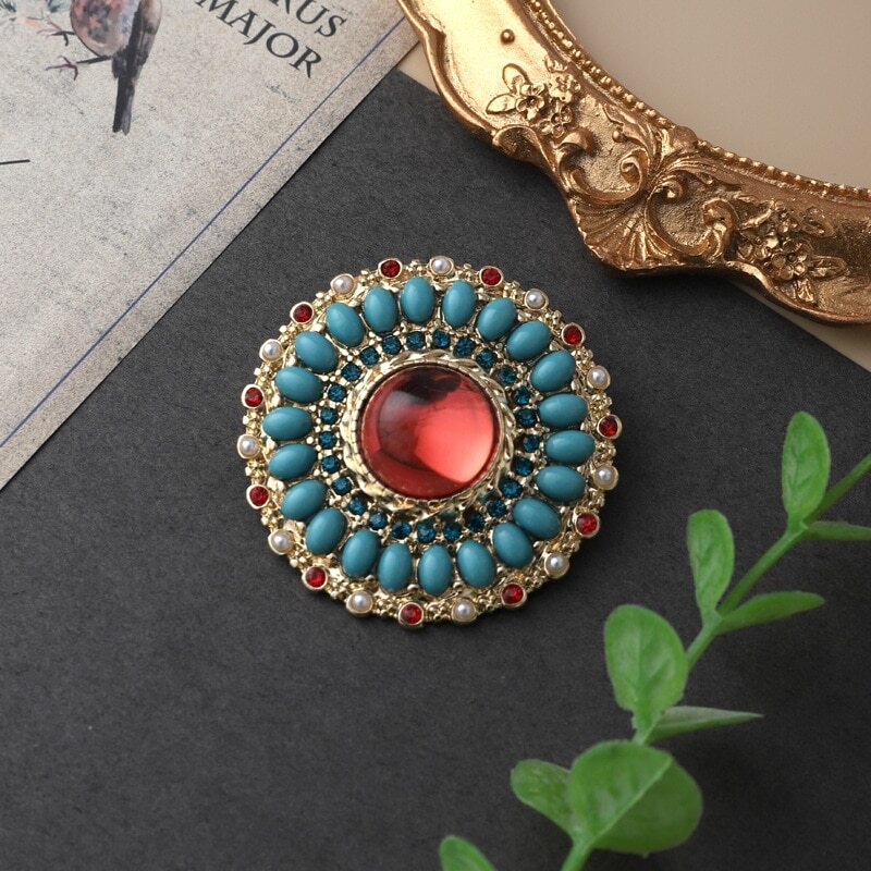 Women Vintage Plant Animal Brooch Pins Badges Corsage Elegant Pin