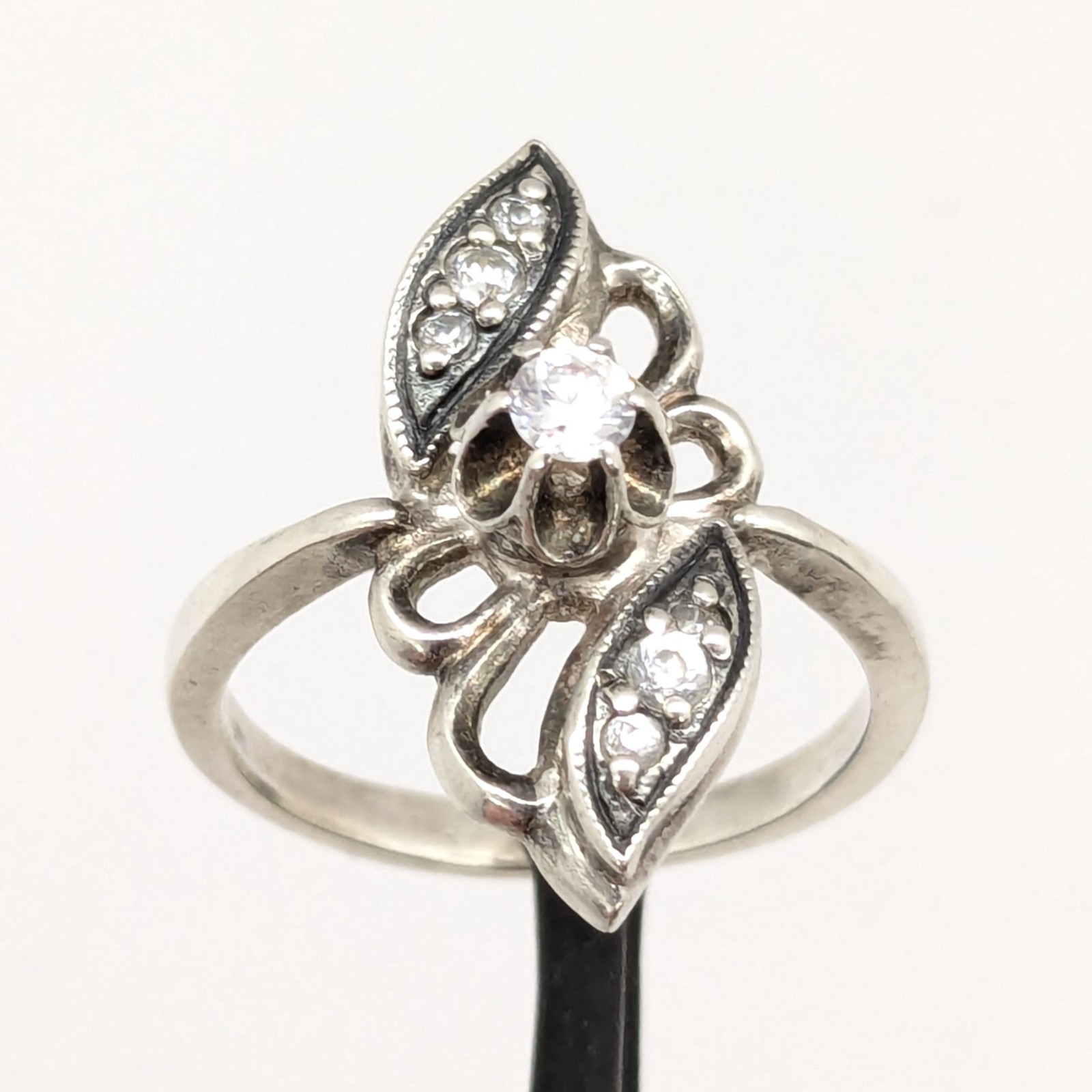 Vintage Elegant RING Silver 925 with Chic Bright Stone -size: 6.75US (17mm) #123