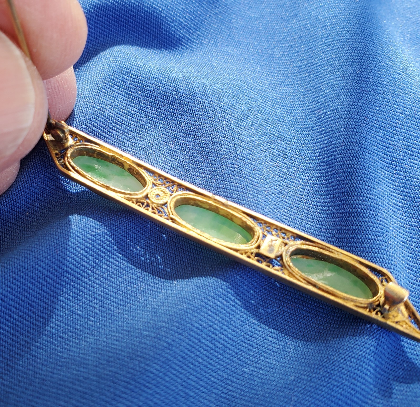 Original EARTH MINED JADE Antique Art Deco Brooch Vintage SOLID 14K GOLD Bar Pin