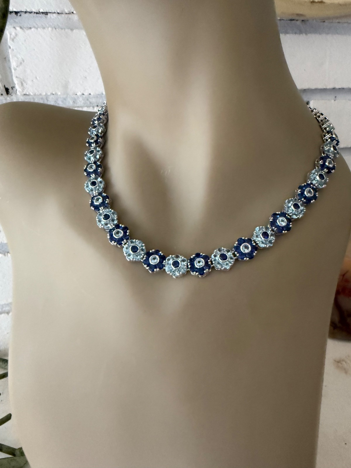 ESTATE SILVER PLATED SAPPHIRE LIGHT BLUE CRYSTAL CLUSTER FLOWER NECKLACE 16″