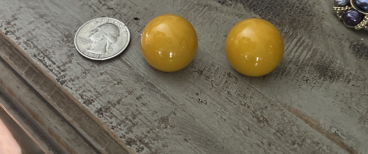 Vintage Signed Vogue Butterscotch Yellow Acetate Button Dome Clip On Earrings