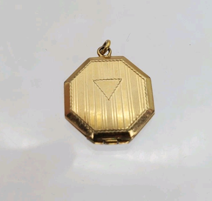 Vintage Art Deco Octagon Locket Gold Tone .75″ Triangle Etched