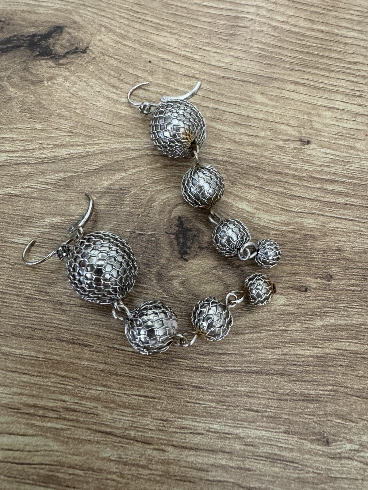 Vintage Silver Tone Metal Mesh Ball Round Dangle/Drop Hook Earrings Leverback