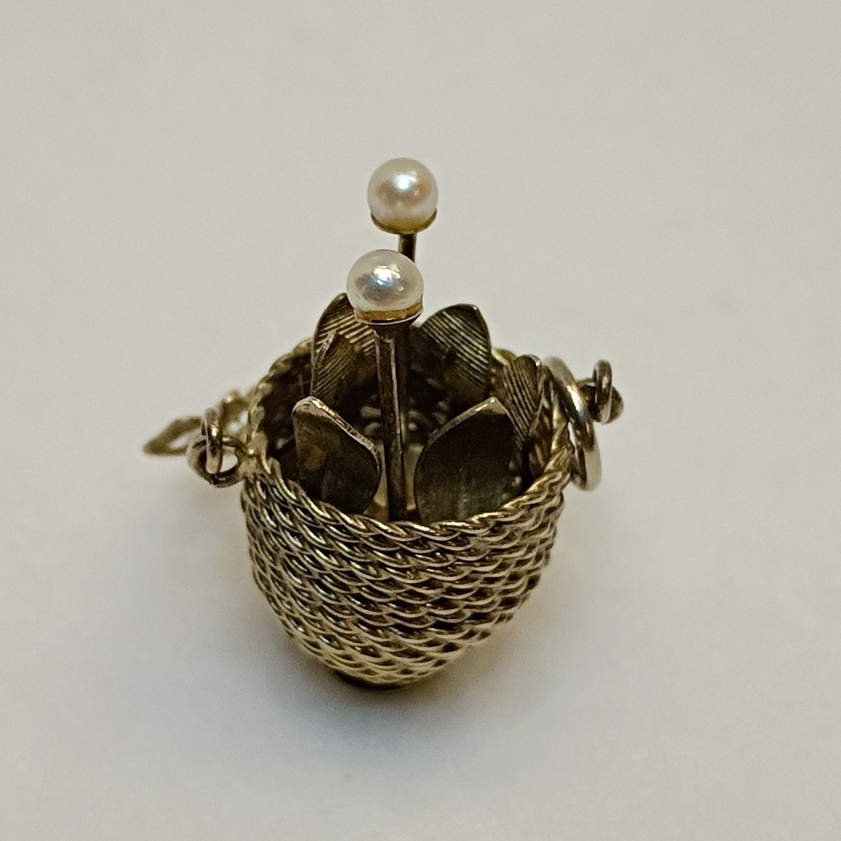 Vtg Wells Sterling Flower Basket Charm 3D Pearl Flowers Leaves Handle Bow