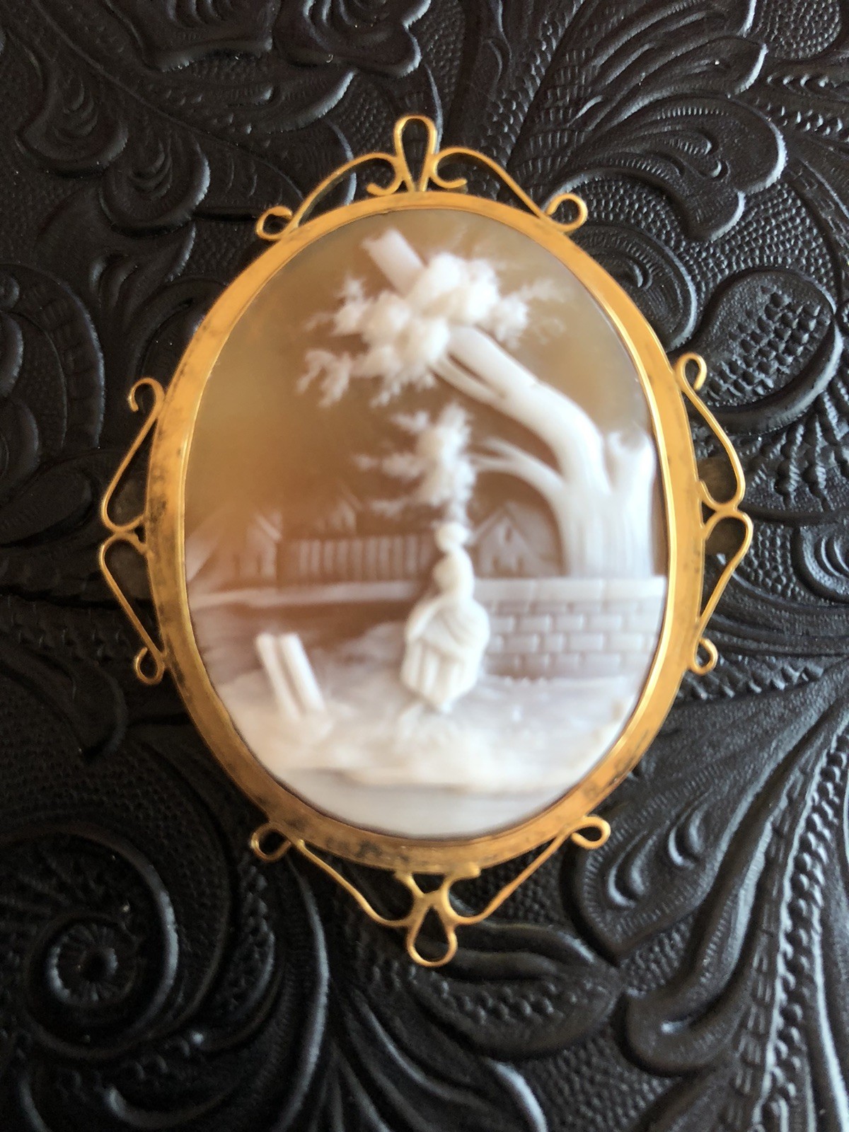 1800’s Antique Victorian Large Cameo Pin Rebecca At Well Landscape