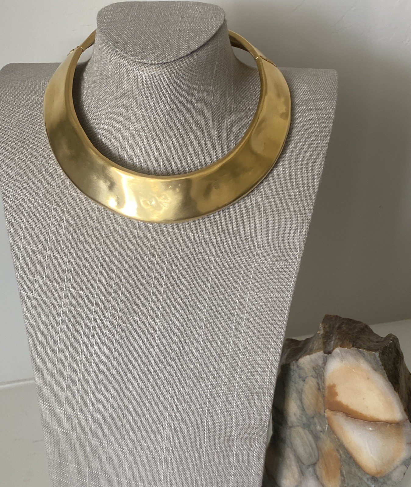Beautiful Vintage Les Bernard Vogue Egyptian Revival Gold Plate Collar Necklace