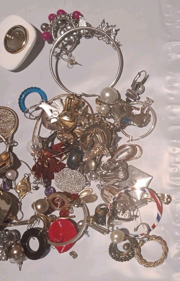 1 Lb 12 Oz Costume Vintage Jewelry Mixed Lot Estate Craft Mostly Earrings