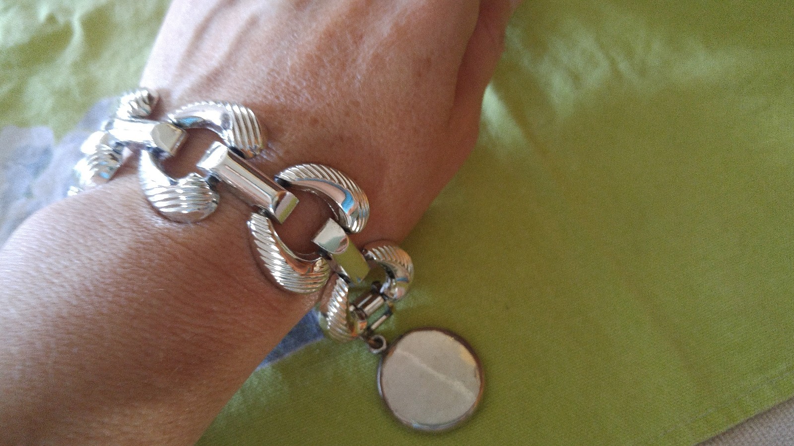 Vintage Charm link Bracelet silver tone heart shape heavy fob unknown designer