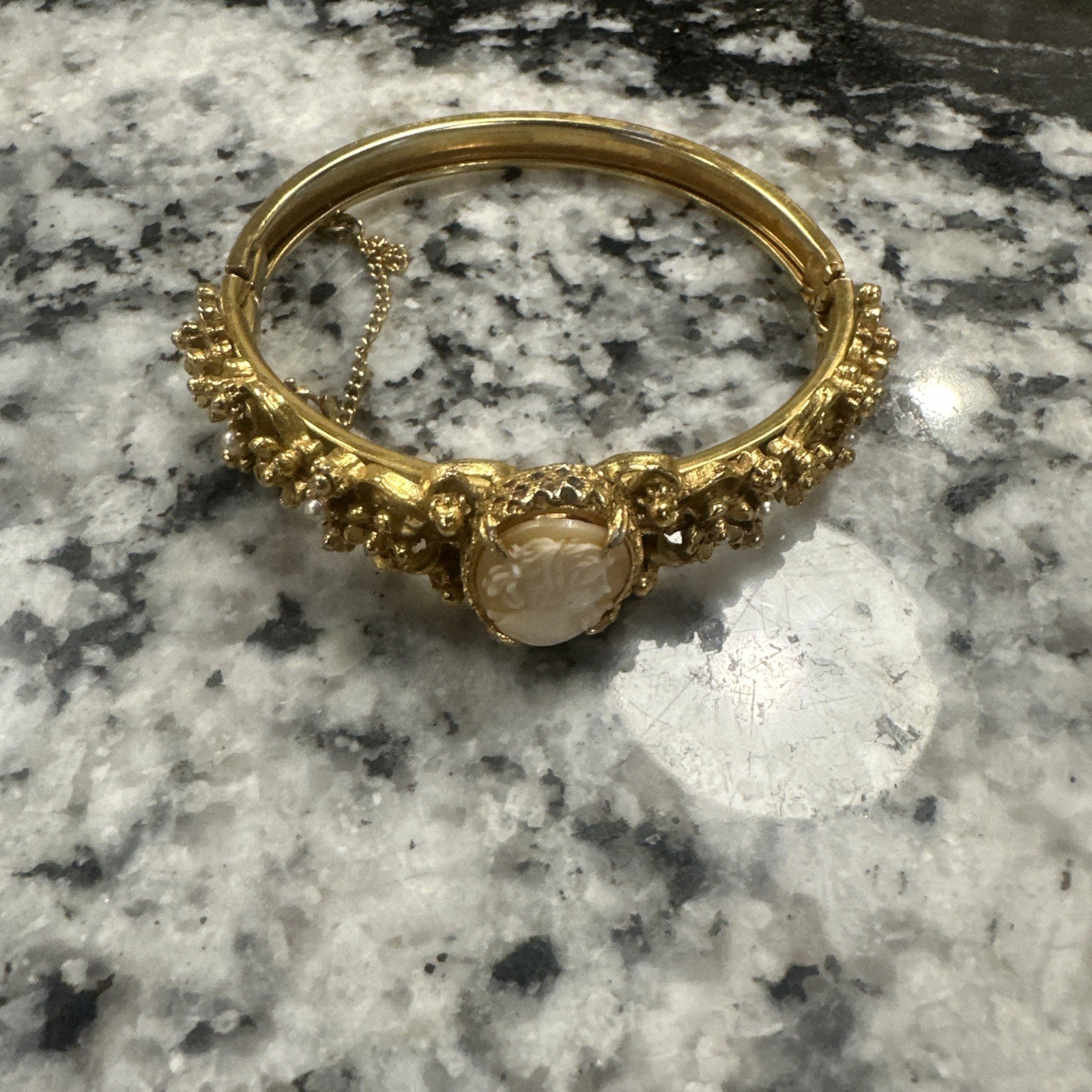 Vintage FLORENZA Bangle Bracelet Cameo Seed Pearls Gold Tone Hinged 6 1/4”