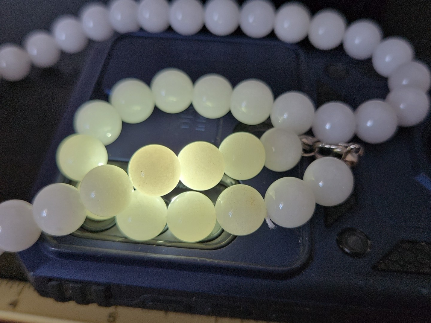Jade Hand Strung Beaded Round 18″ Necklace White Nephrite Claw Clasp