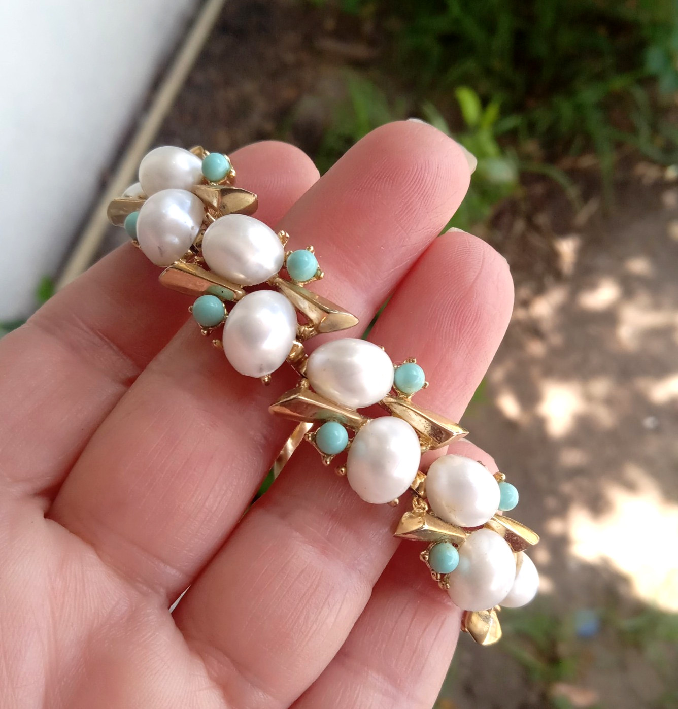 Crown Trifari Southhampton Faux Pearl and Turquoise Bracelet, EXCELLENT