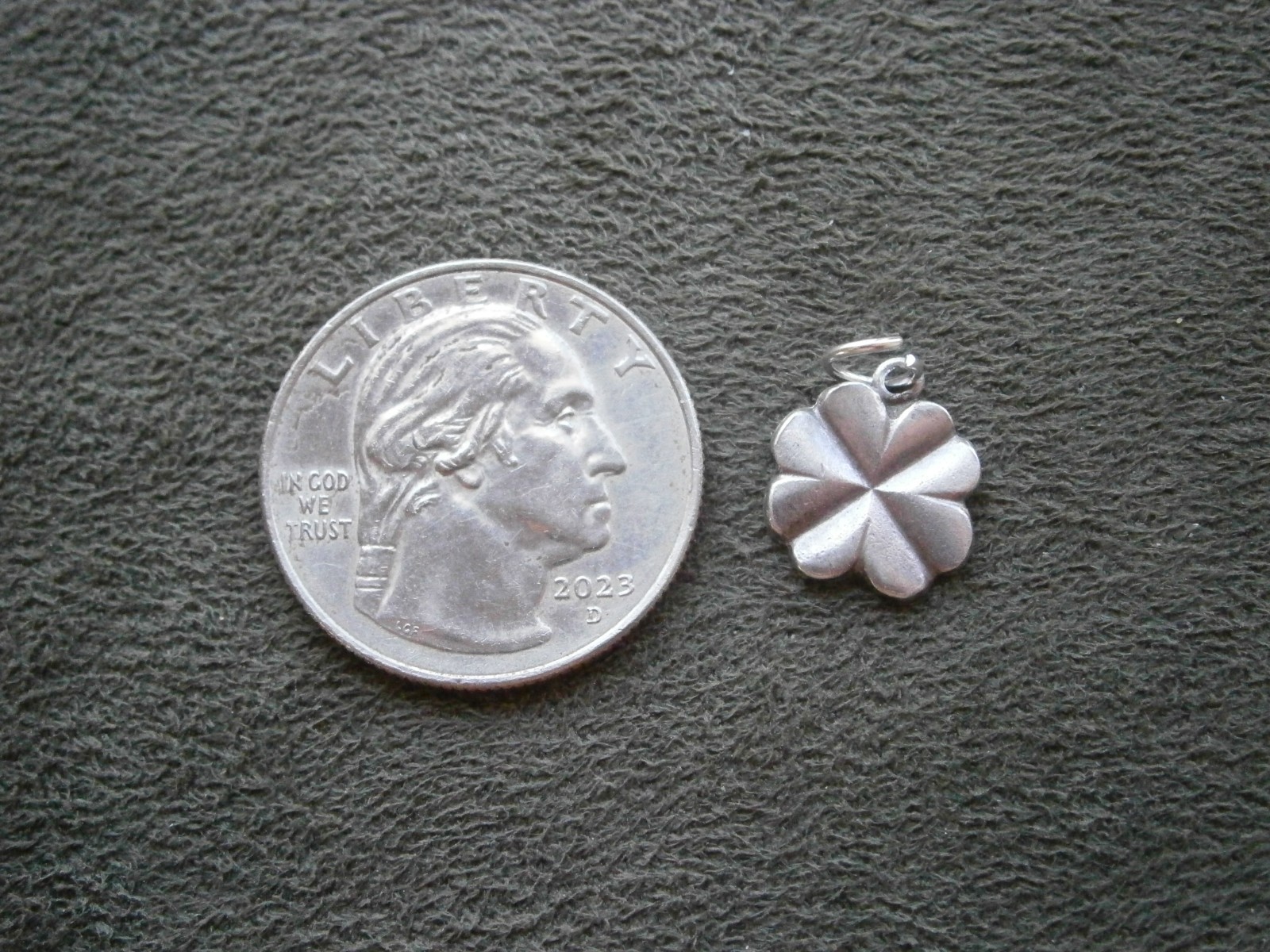 Lucky Four Leaf Clover Vintage Sterling Silver Bracelet Charm Pendant 1.3g