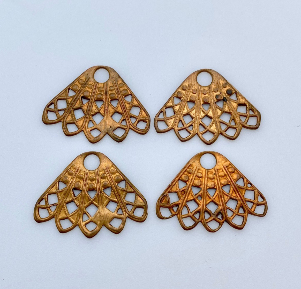 4 Vintage Brass Chandelier Earring Stamping (BP41)