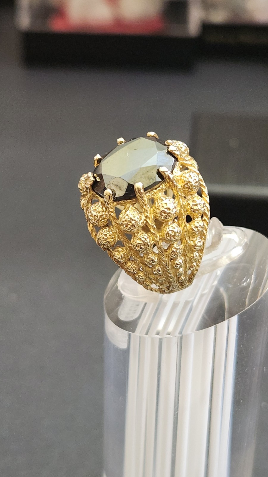 Vintage 18k Gold Ornate Hematite Size 4 ring 1960’s Corletto Italy 7.1 Grams