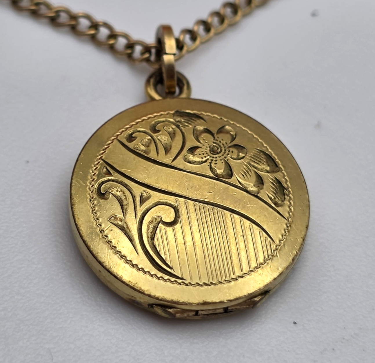 Vintage 1/20 12K GF Photo Locket Necklace 18 in 15mm Pendant