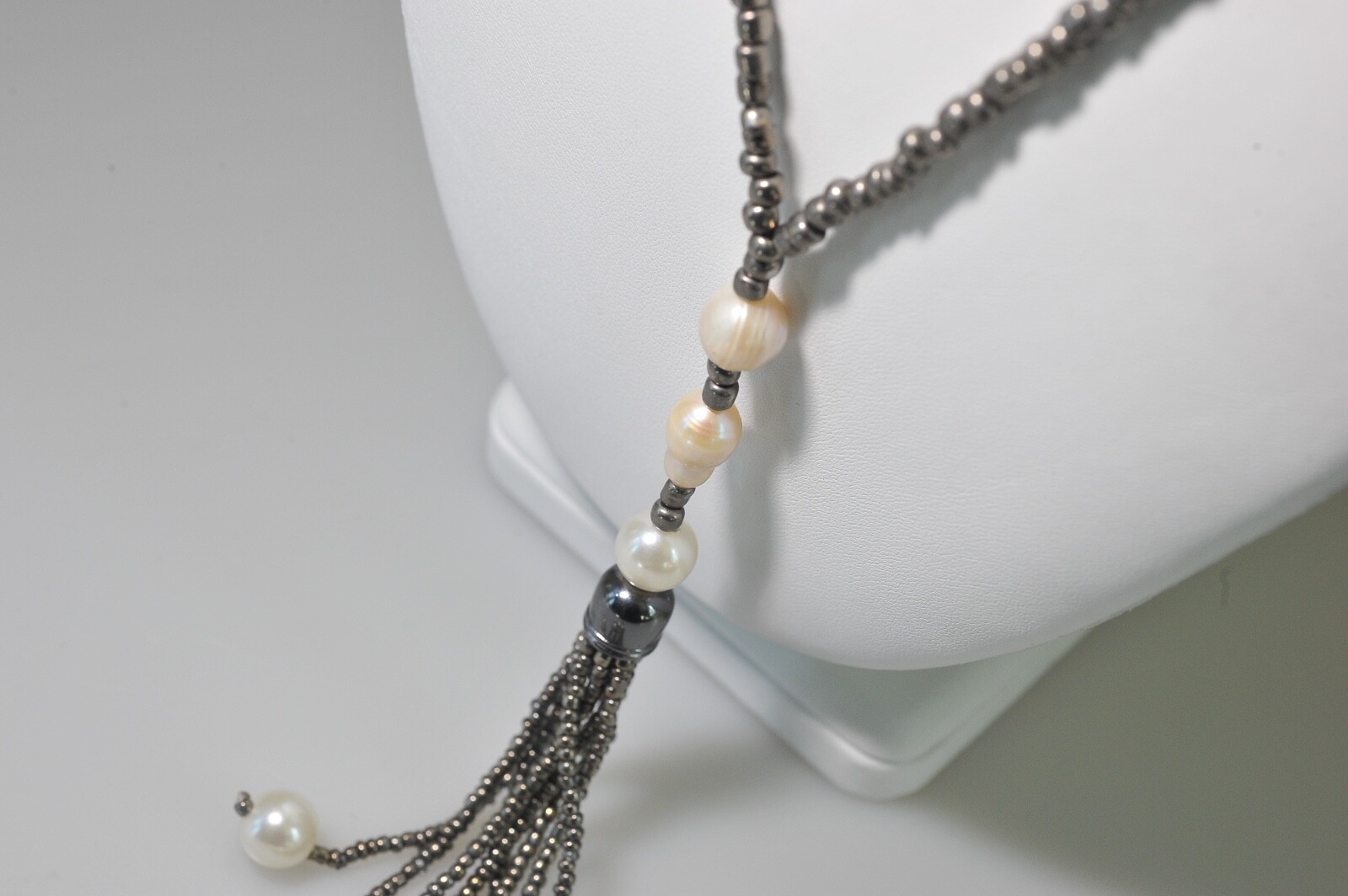 Jules B signed Trendy long faux pearl bead dangle drop tassel Necklace BD7