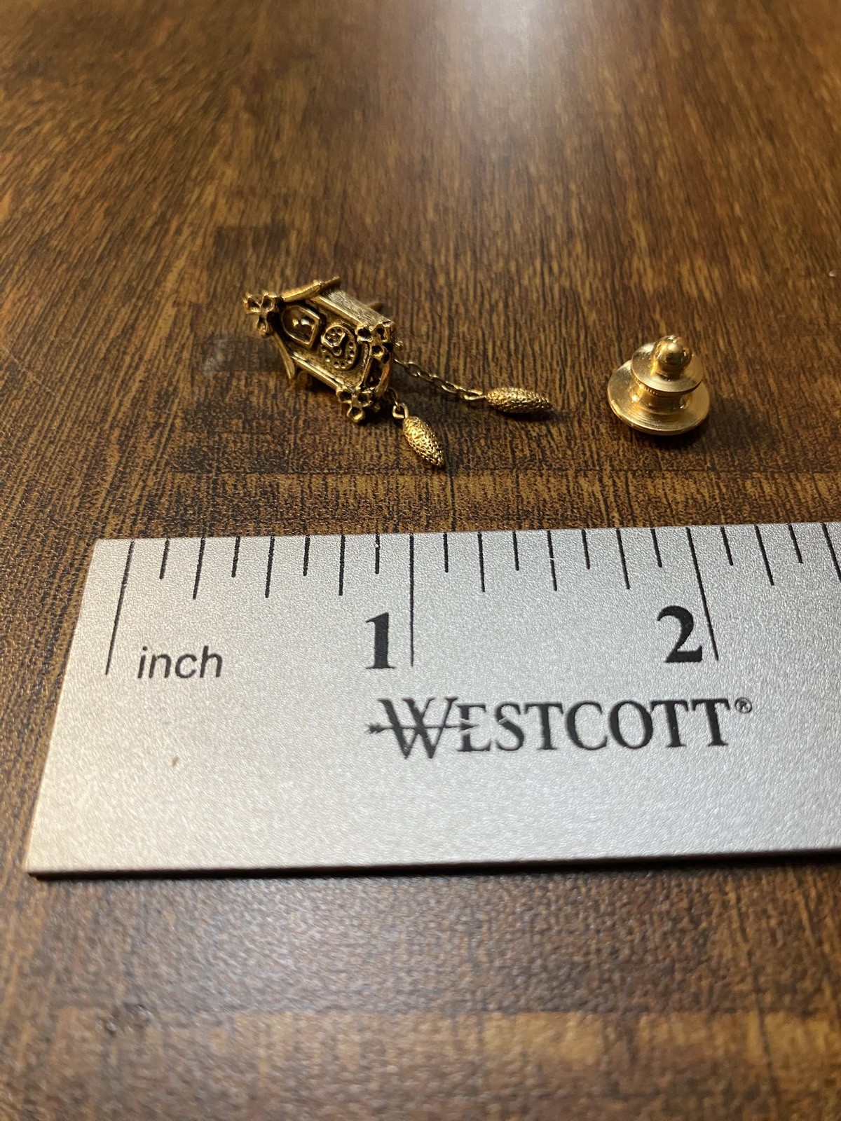 Vintage Lot Of 13 Marked Avon Brooches Pins Gold Tone Various Subjects NICE!