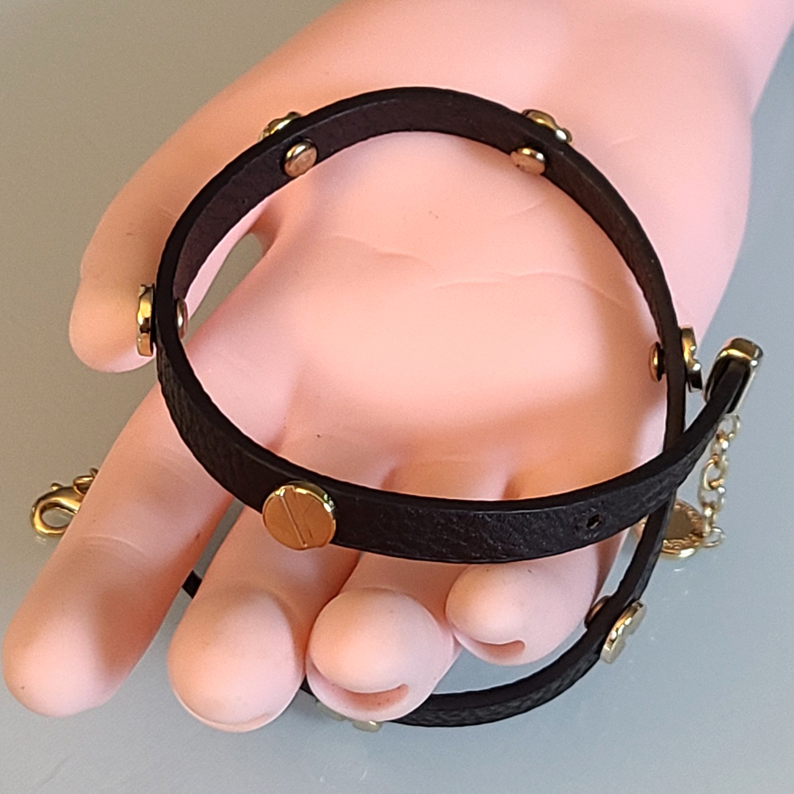 French Connection Double Wrap Bracelet Black Pebble Grain Gold Screw Studs NWT 1