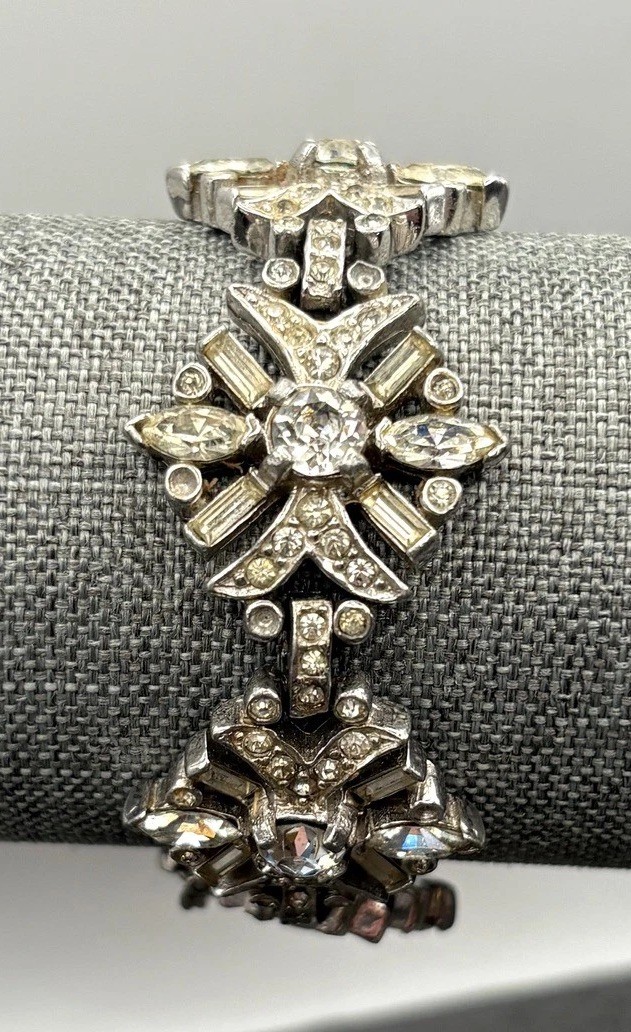 Vintage HIGH END Silver Tone Rhinestone Statement Bracelet Safety Chain READ
