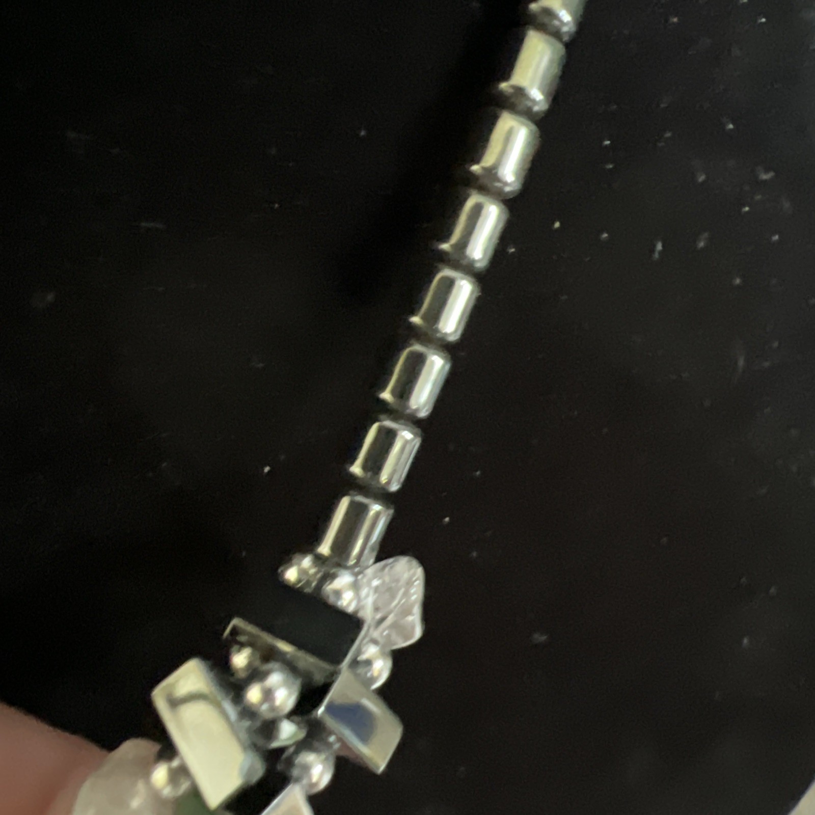 Vintage Hematite Jade Quartz Chip Stone Necklace 17″ Screw Closure