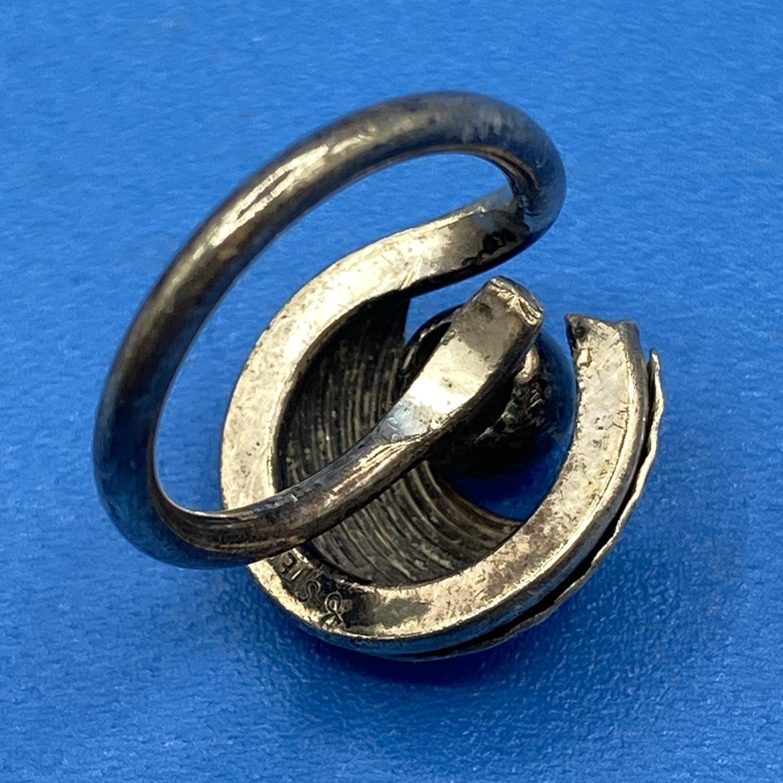 Vintage RING Sterling Silver sz 6 unknown signed Artisan Modernist design 4.2 g