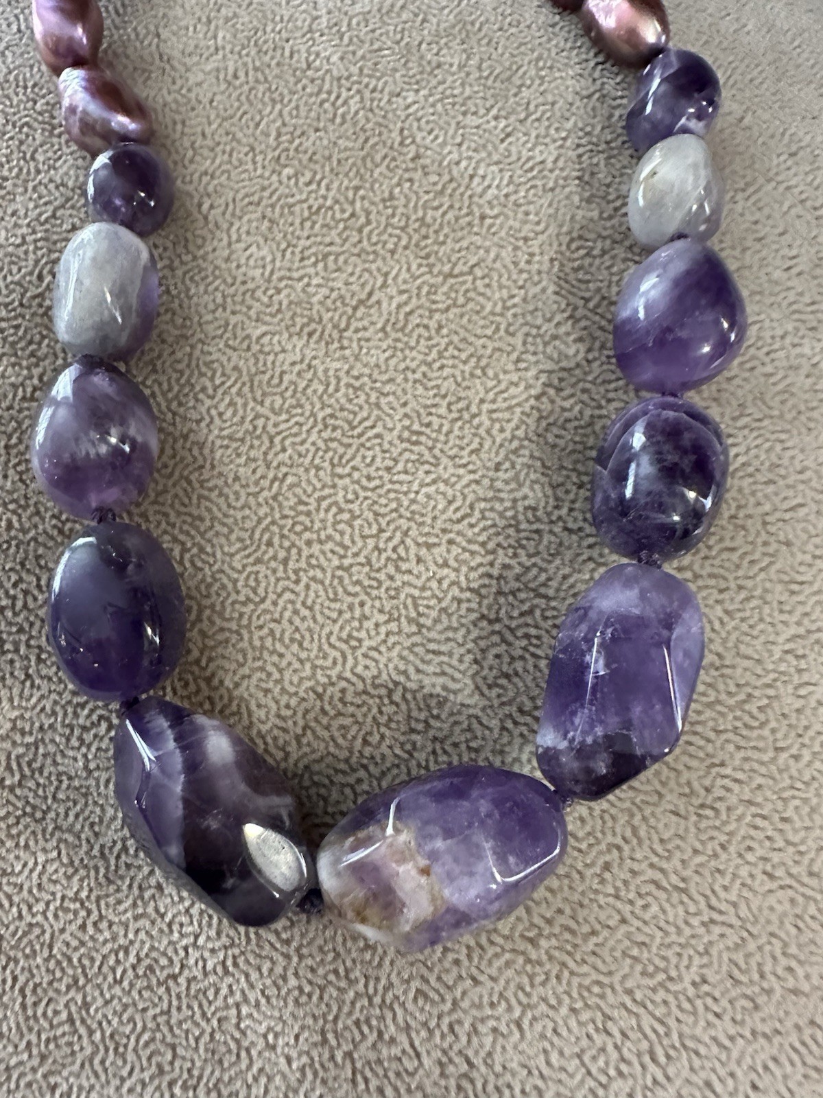 Coldwater Creek Amethyst and Lavender freshwater pearl necklace 20″ long.