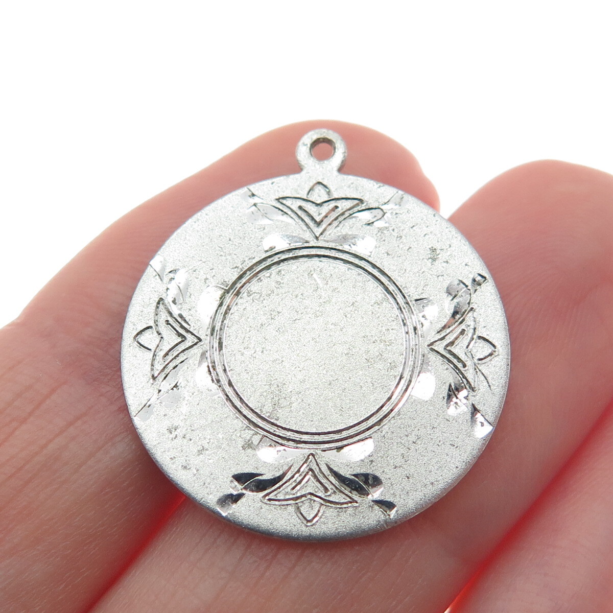 925 Sterling Silver Antique Art Deco Engraved Floral Round Pendant