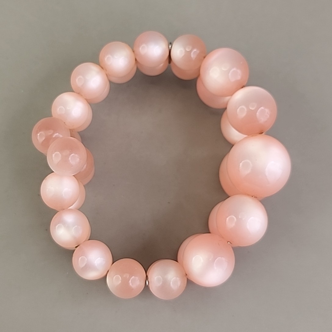 Vintage Moonglow Wrap Bracelet Pink Graduated Lucite Layered Expands 6″
