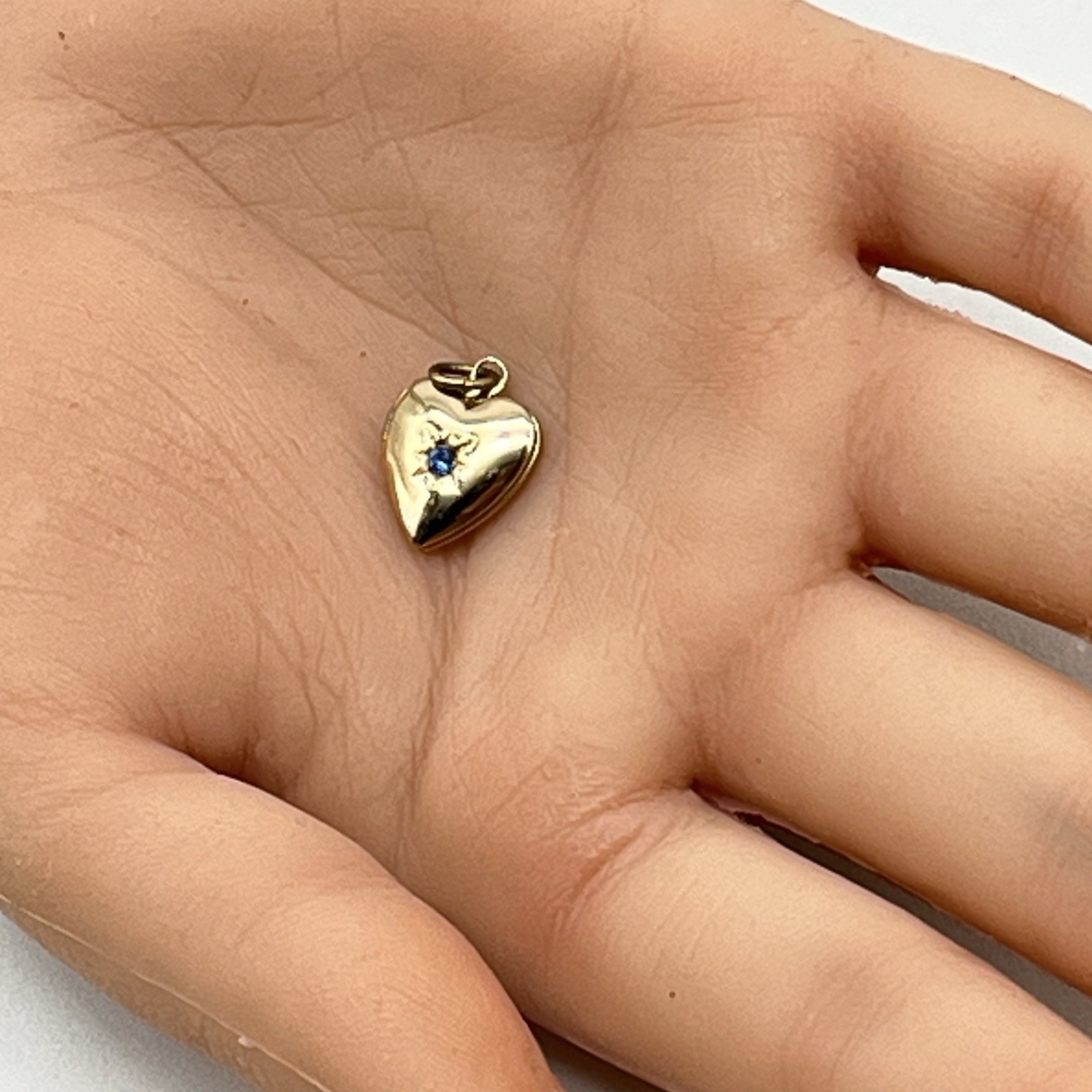 Vintage Heart Locket Pendant Blue Stone Gold Tone Opens Tiny .5″