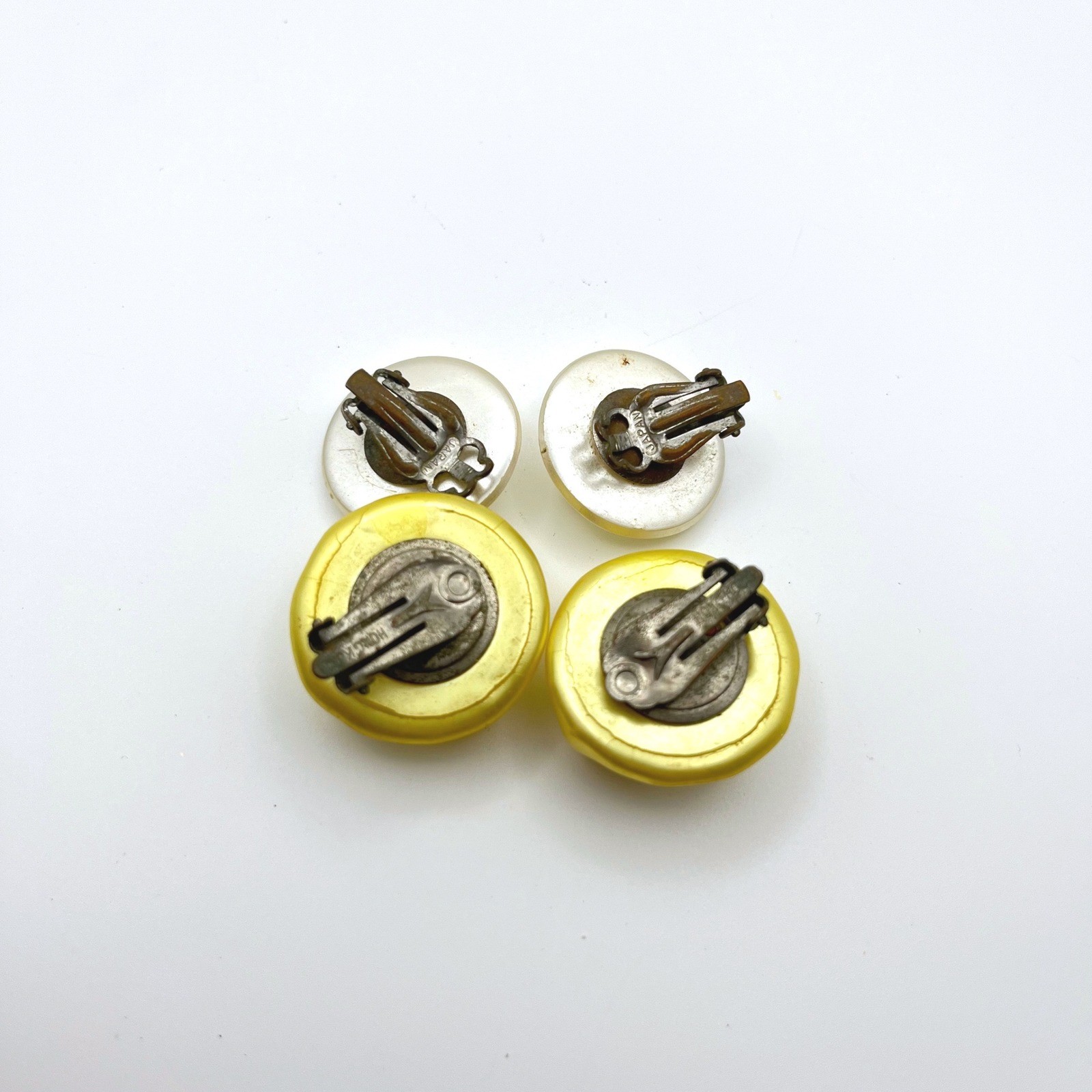 Vintage Japan Hong Kong Clip On Earring Set White Yellow Mod Button Dimpled 2 Pr