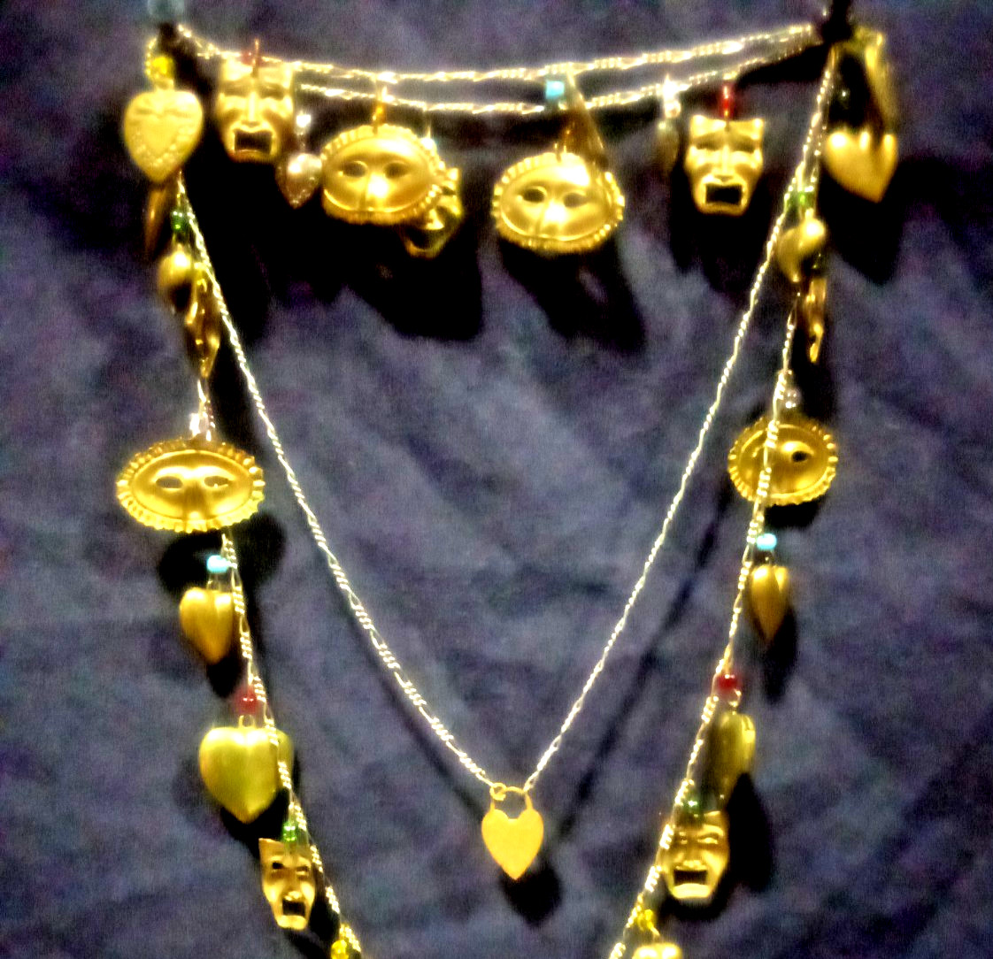 Vintage PIDDiDLY LINKS CHARM Necklace Theater Drama REAL HEART LOCKETS Kingston