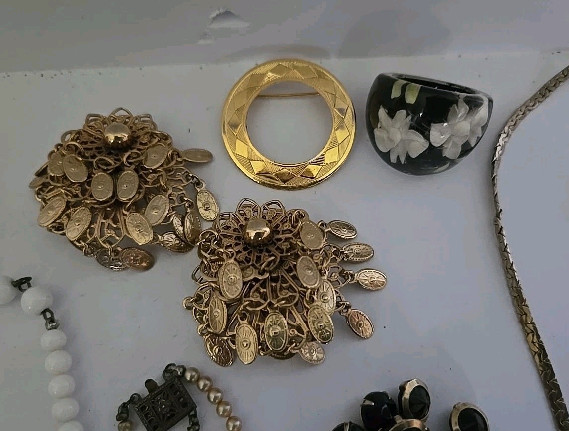 Vtg & Modern & Other Jewelry Lot Earrings Necklaces