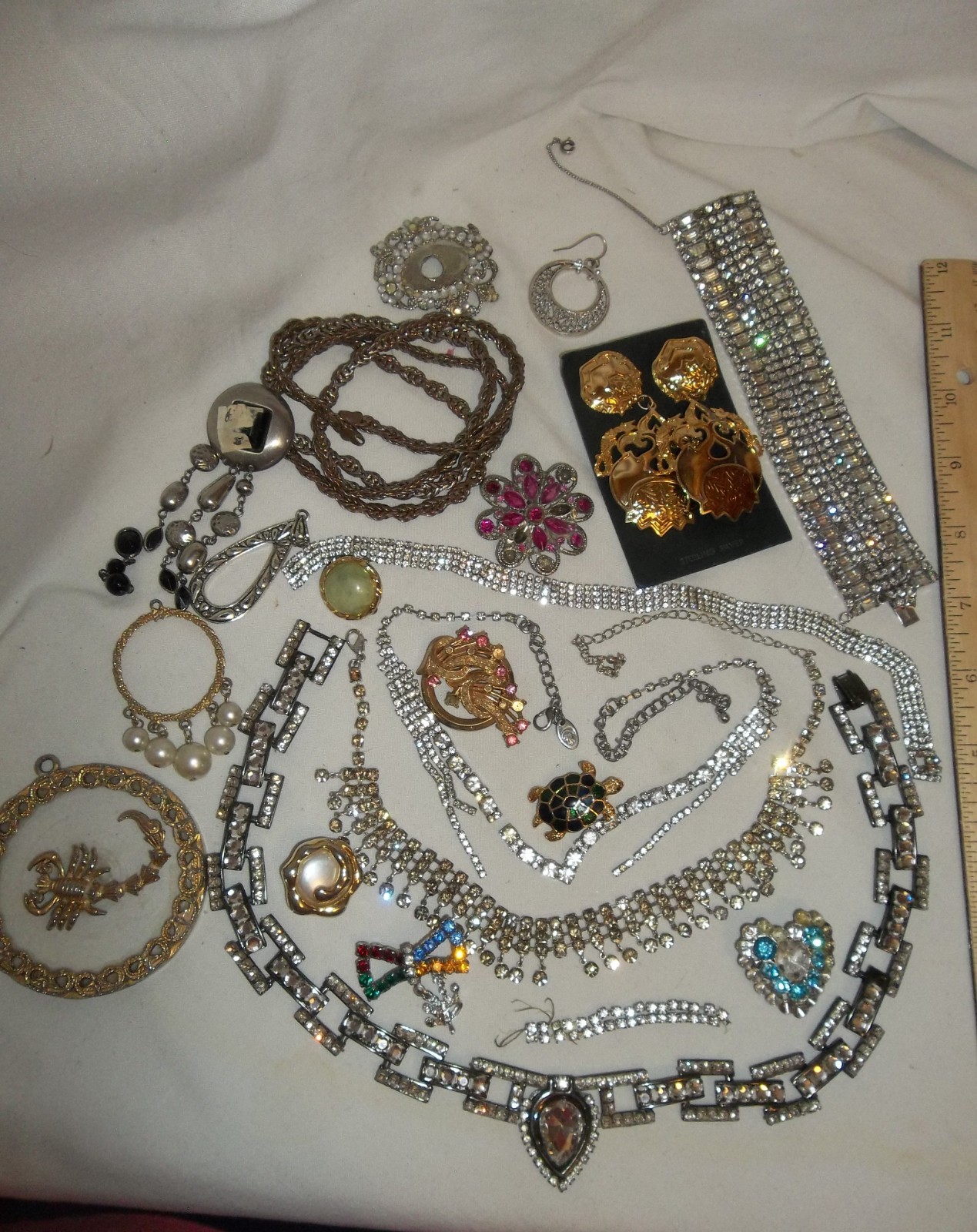 Vintage 1 lb Rhinestone Earrings Necklaces Brooch/pins Jewelry LOT Repair craft