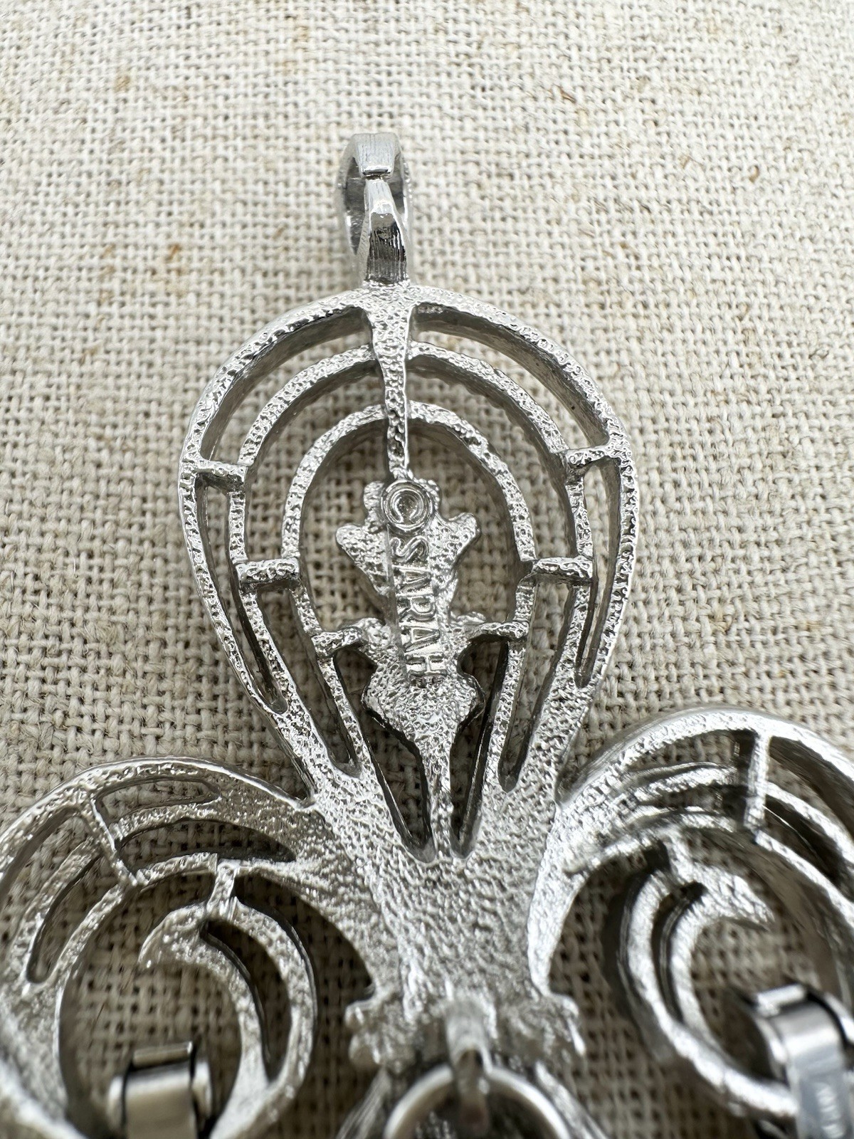 Vintage Sarah Coventry Fleur de Lis Multi Chain Crest Pendant