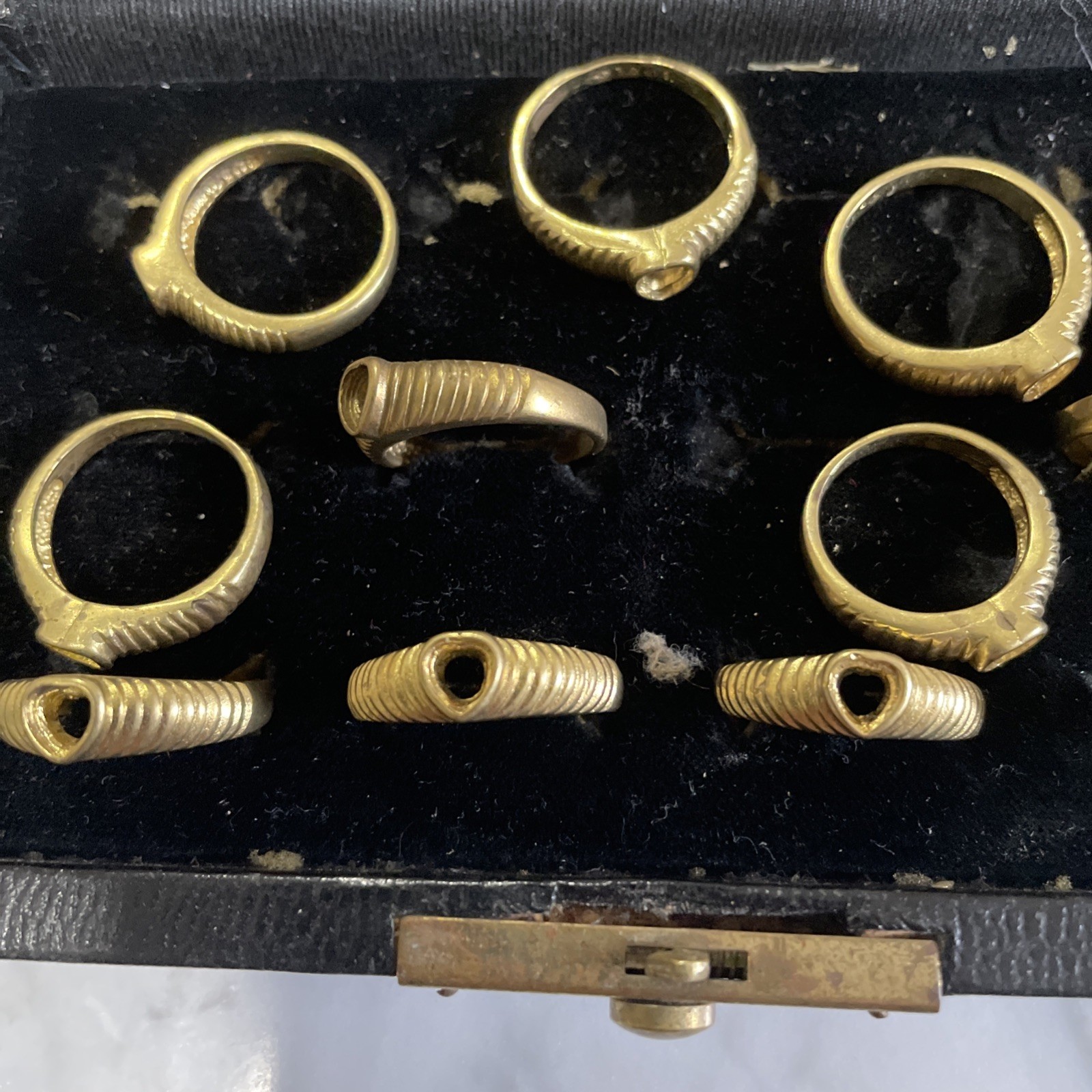 12 Vintage Solid Brass Ring Setting For Heart Shaped Center Stone Assorted Sizes
